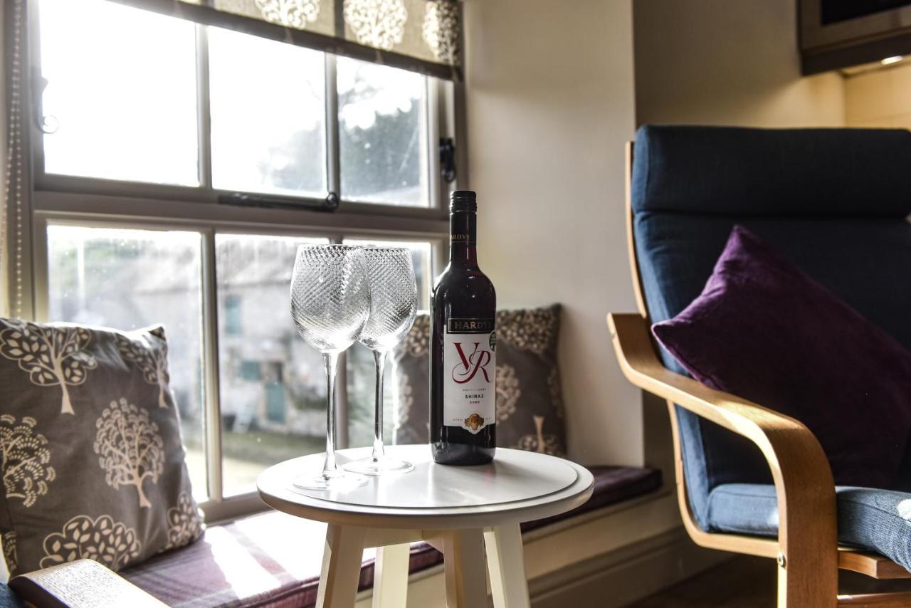 Church Farm Holiday Cottages - Pinster Cottage แอชบอร์น ภายนอก รูปภาพ