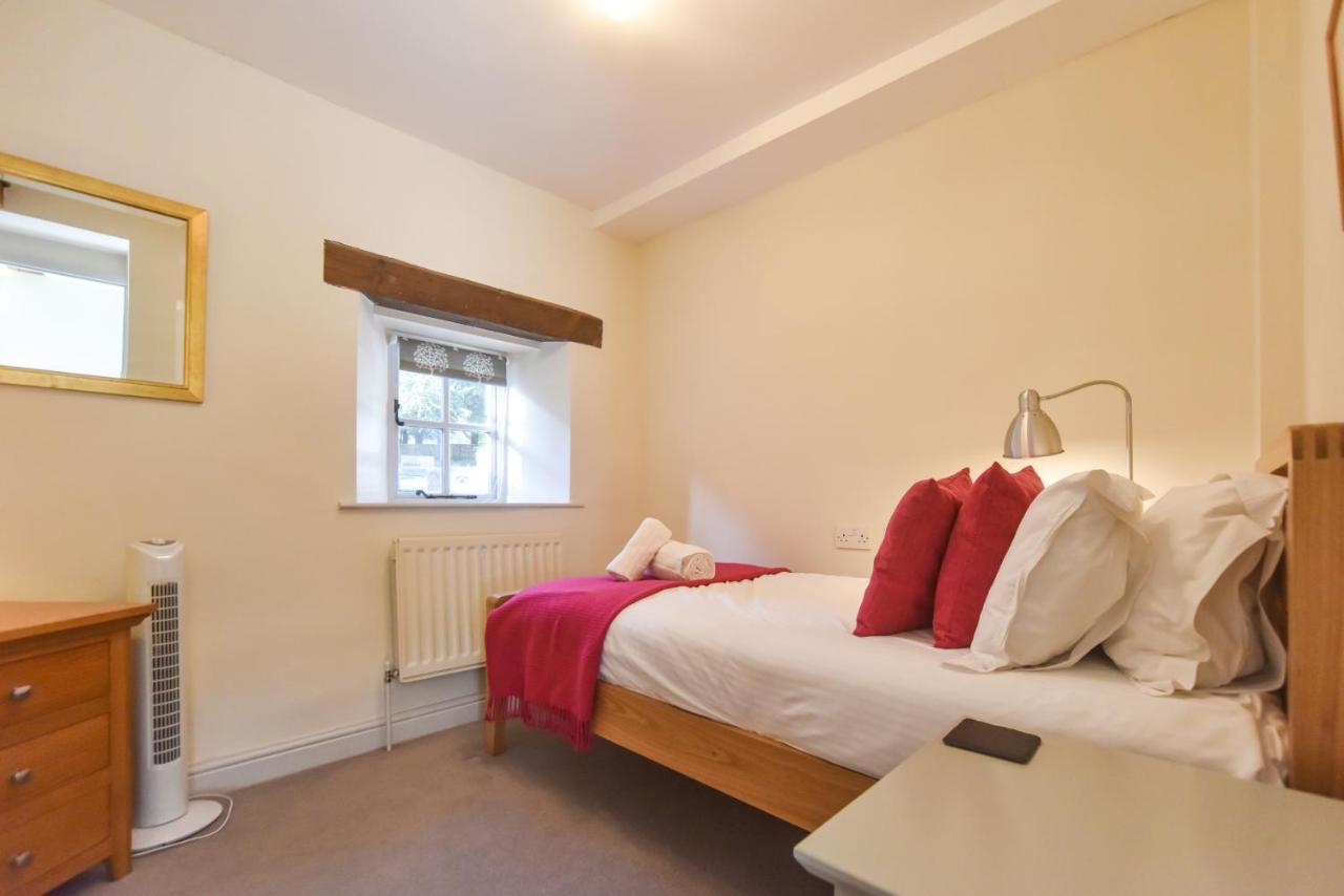 Church Farm Holiday Cottages - Pinster Cottage แอชบอร์น ภายนอก รูปภาพ