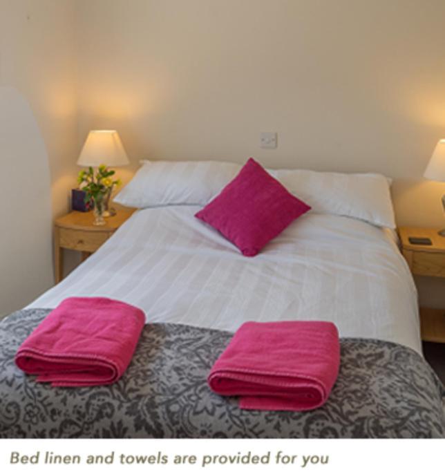 Church Farm Holiday Cottages - Pinster Cottage แอชบอร์น ภายนอก รูปภาพ